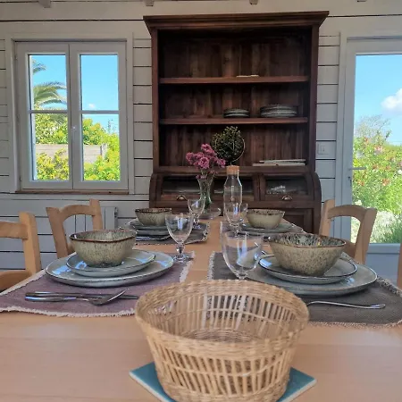 Casa de Férias Comfortable On Large Garden Plot In Locquirec