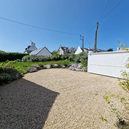 Comfortable On Large Garden Plot In * لوكيوريك