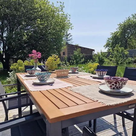 Comfortable On Large Garden Plot In بيت للعطل *